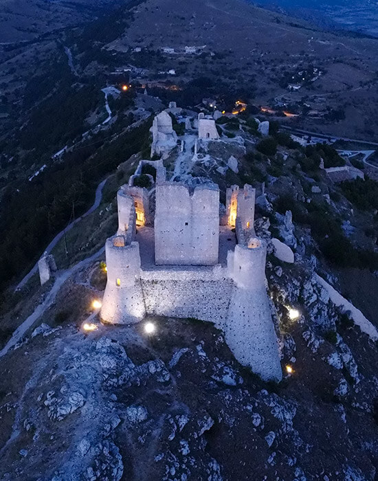 Rocca Calascio al crepuscolo