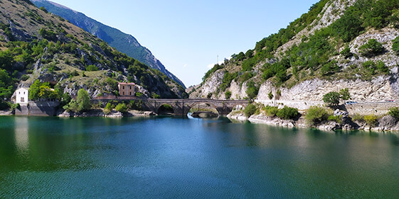Ponte sul lago di San Domenico