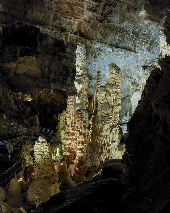 Stalagmiti delle grotte di Frasassi