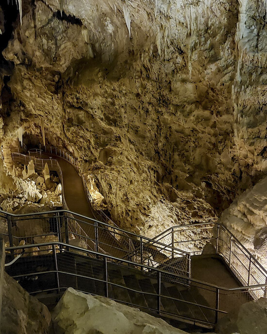 Scalinata Grotte di Frasassi
