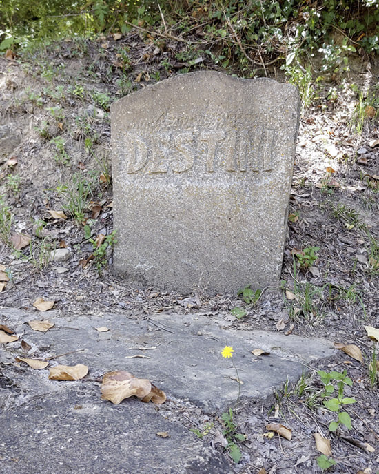 pietra che il indica il percorso delle 7 pietre