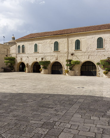 Piazzale interno castello aragonese