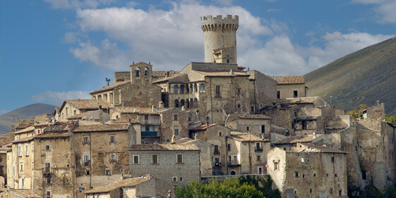 Santo Stefano di Sessanio, borgo medioevale fortificato